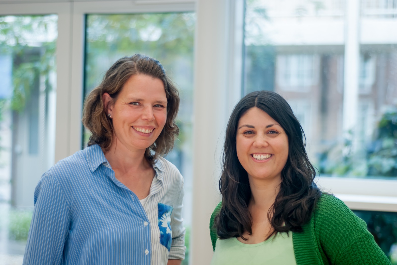 Auteurs Karen van Soomeren (links) en Roxanne Borgman